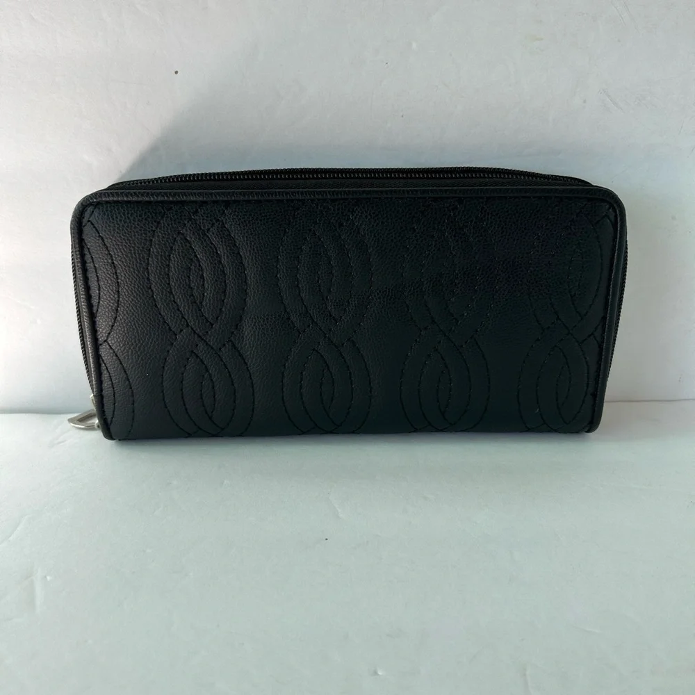 NWOT Bella Russo Faux Leather Large Black Zippered Wallet